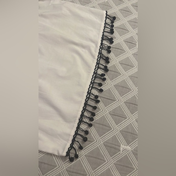 Twist cottage core White Blouse with Black Trim embroidered size 10 - Picture 4 of 9